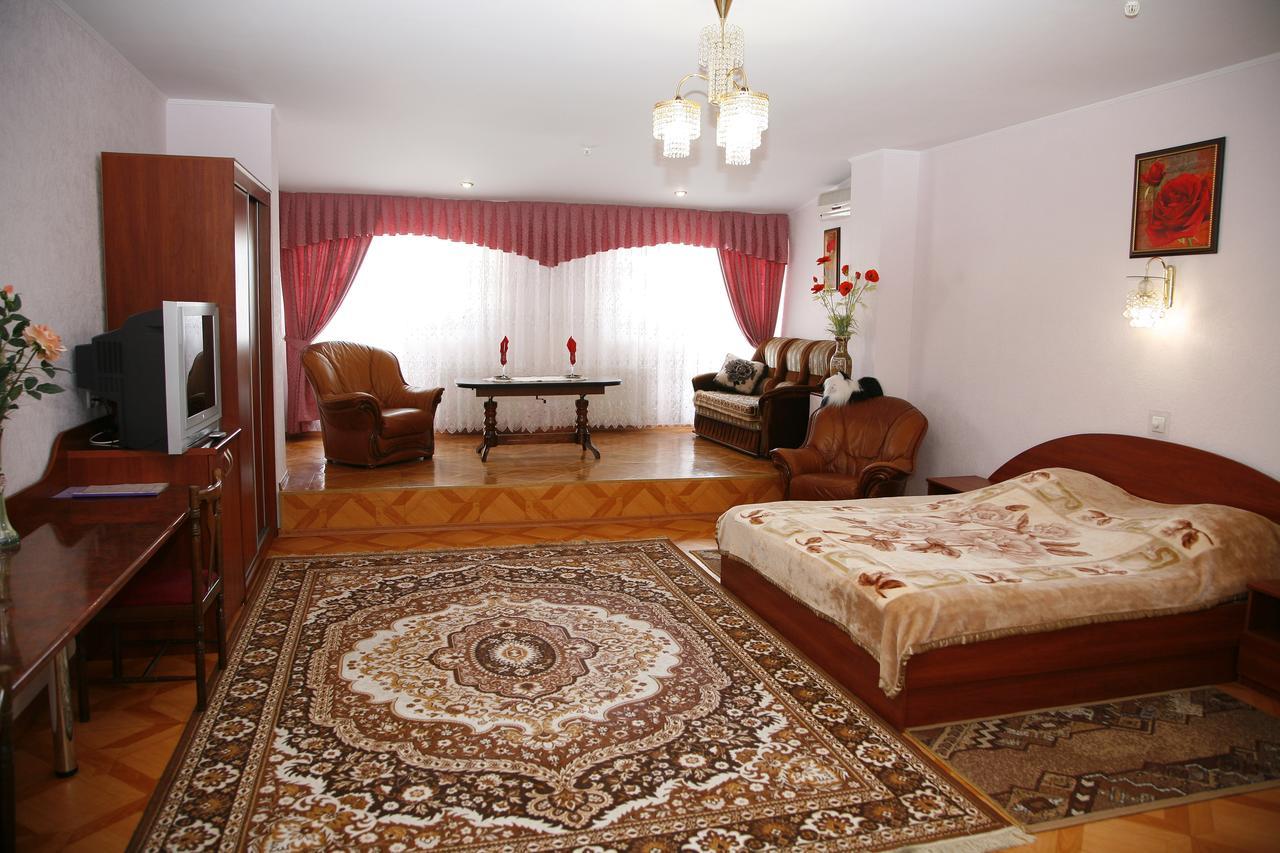 Anzhelina Hotel Kherson Exterior photo