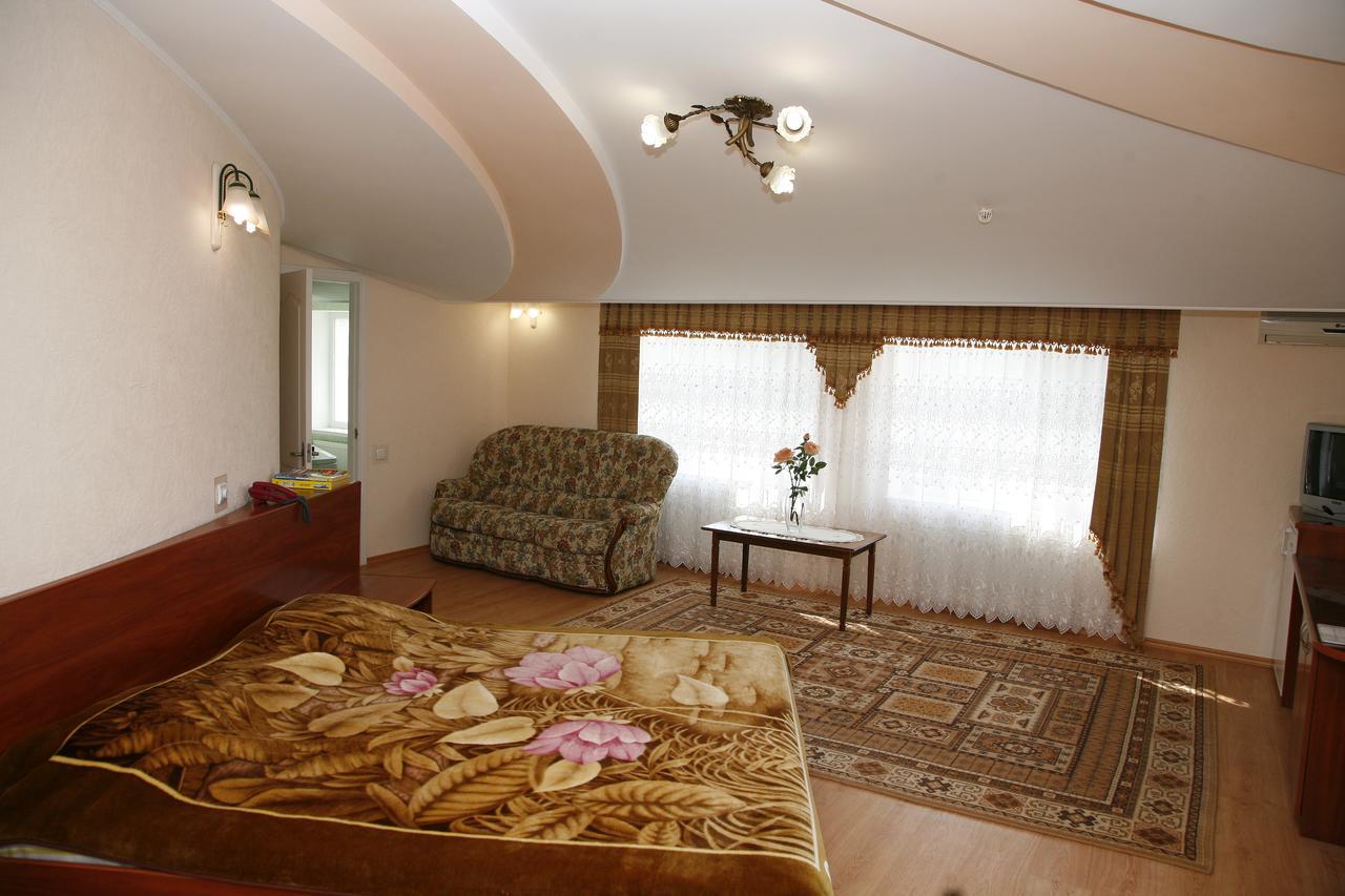 Anzhelina Hotel Kherson Exterior photo