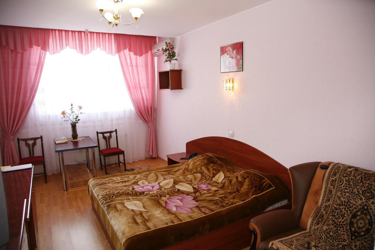Anzhelina Hotel Kherson Exterior photo