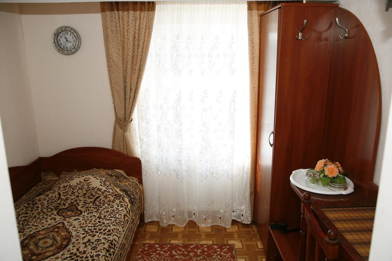 Anzhelina Hotel Kherson Exterior photo